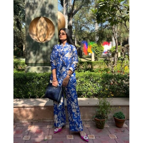 NWT Twinkle Hanspal Floral Printed Blazer Pants Set in Blue Meadow Print Size L - Picture 2 of 8